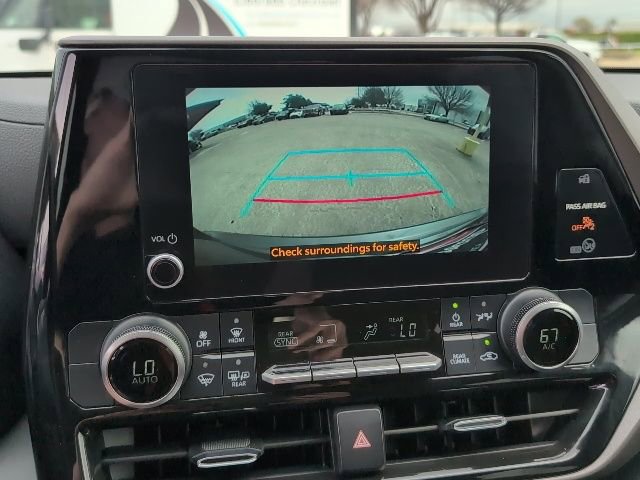 Used 2024 Toyota Highlander LE image 22