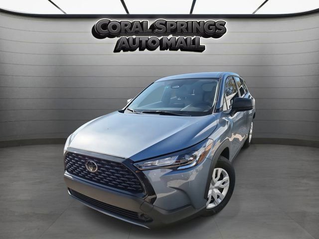 Used 2024 Toyota Corolla Cross L image 3