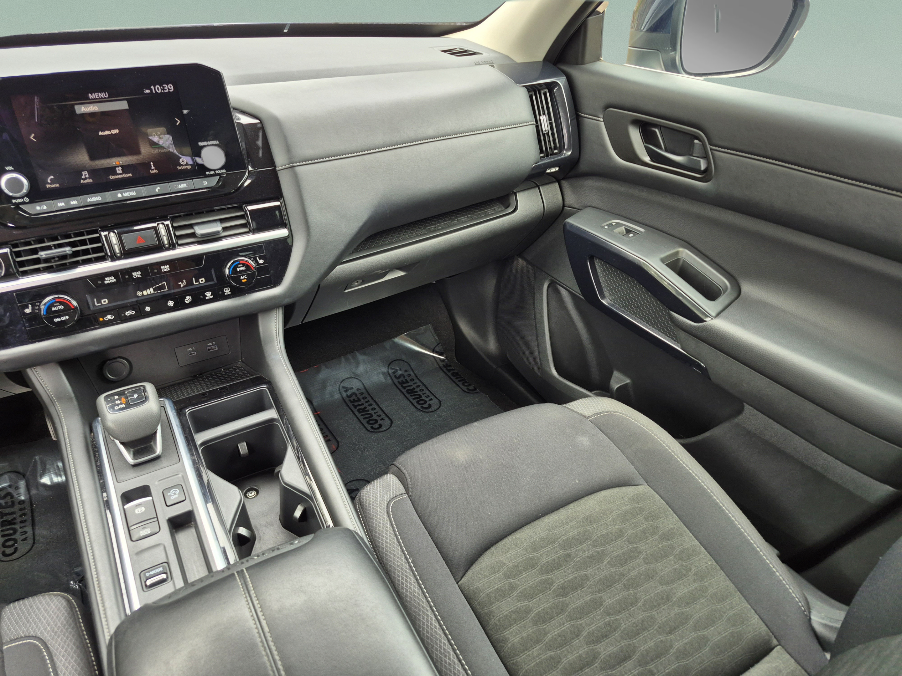 Certified 2025 Nissan Pathfinder SV FWD image 16
