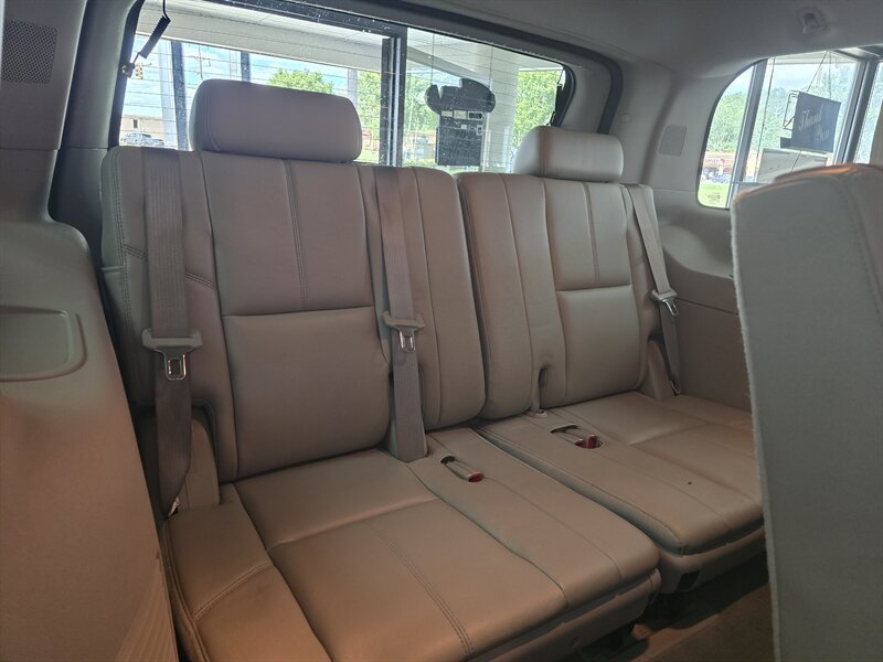Used 2010 Chevrolet Tahoe LT AWD/4WD image 17