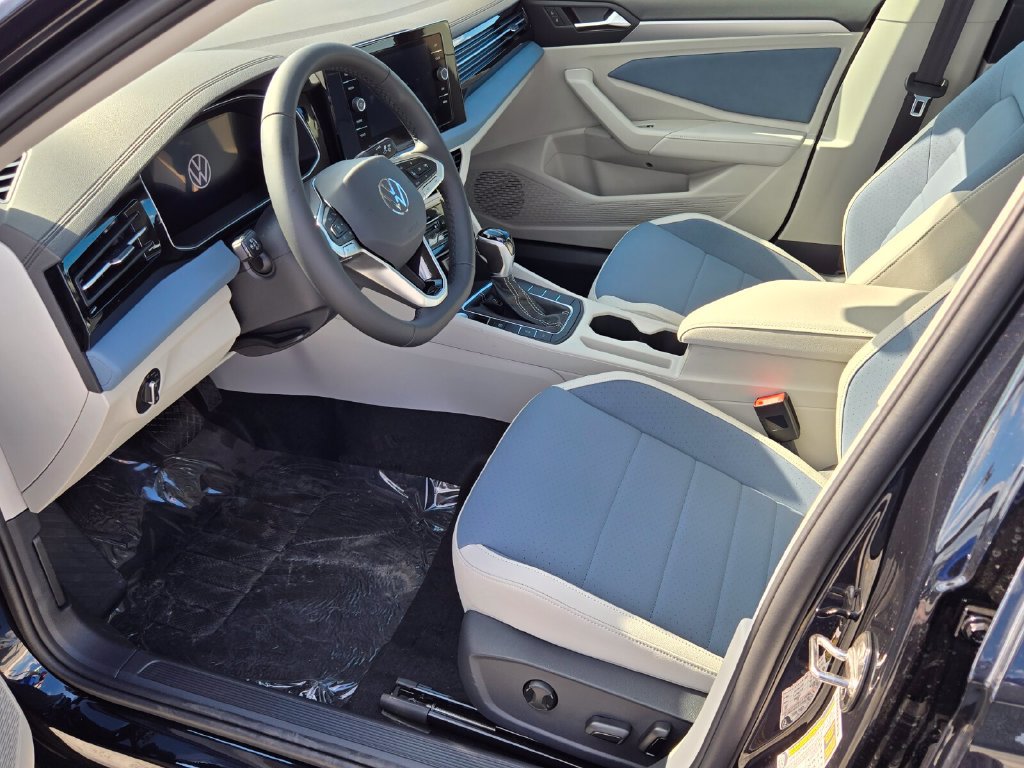 New 2027 Volkswagen Jetta SE FWD image 7