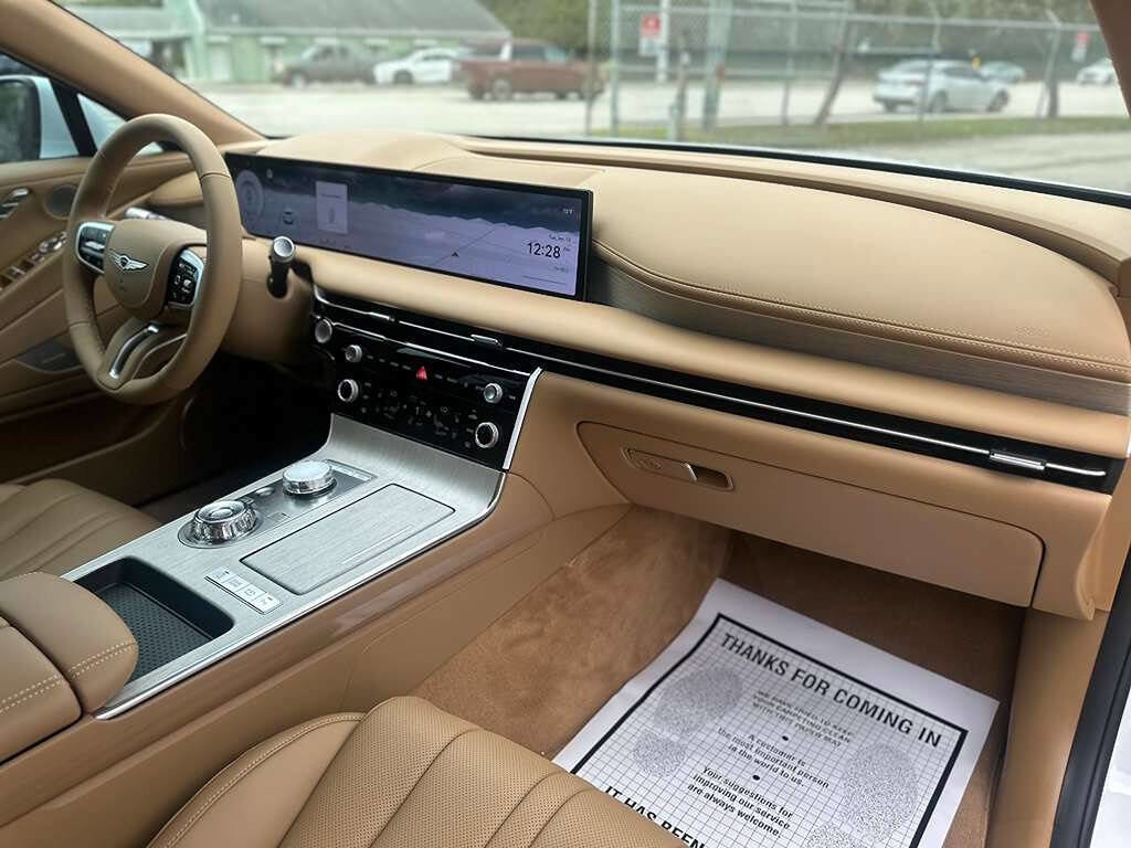 Used 2025 Genesis G80 2.5T Advanced image 14