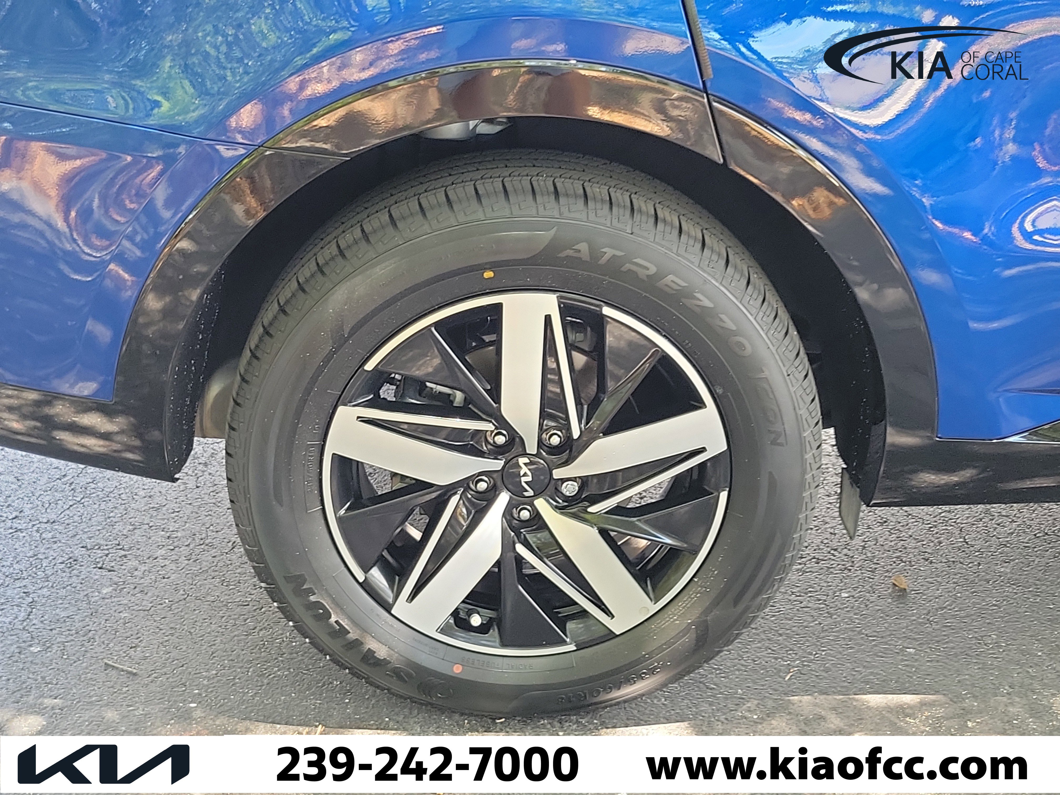 Used 2022 Kia Sorento S w/ Panoramic Sunroof Package FWD image 9