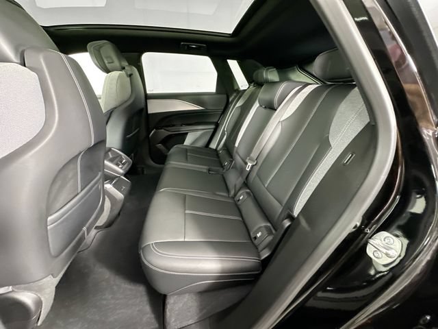 Used 2024 Cadillac Lyriq Tech AWD/4WD image 27