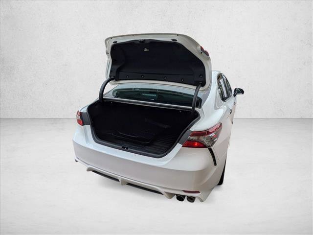 Used 2022 Toyota Camry SE w/ Carpet Mat Package (TMS) AWD/4WD image 23