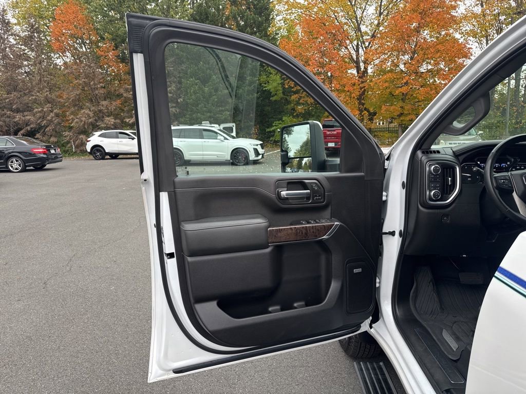 Used 2023 GMC Sierra 3500 Denali image 25