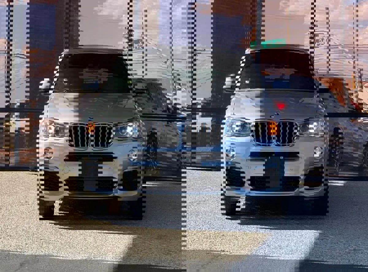 Used 2018 BMW X4 M40i image 25