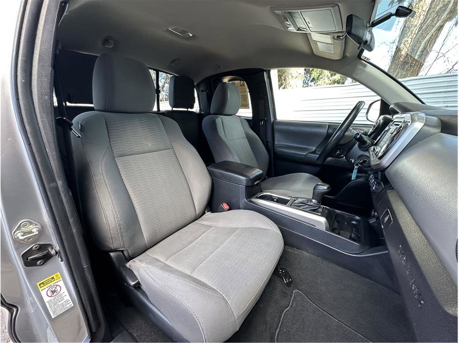 Used 2017 Toyota Tacoma SR5 image 4