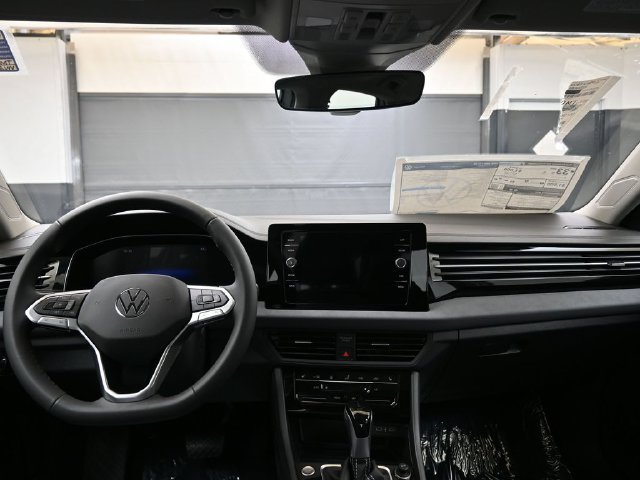 Used 2026 Volkswagen Jetta SE FWD image 21