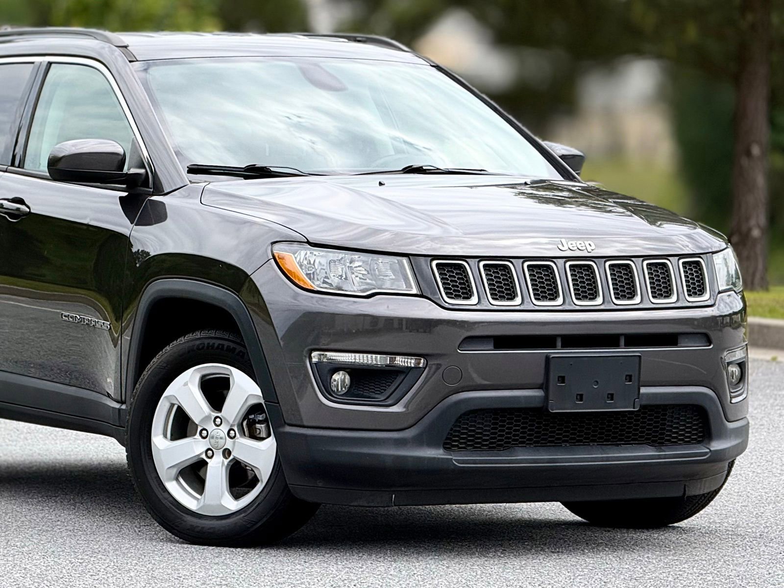 Used 2018 Jeep Compass Latitude FWD image 45