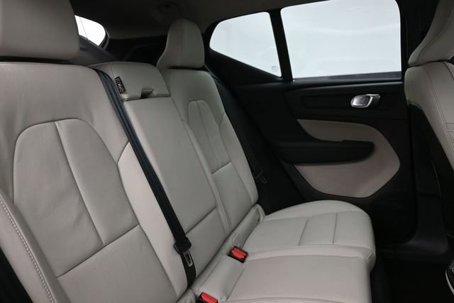 Used 2024 Volvo XC40 B5 Plus w/ Protection Package Premier AWD/4WD image 33
