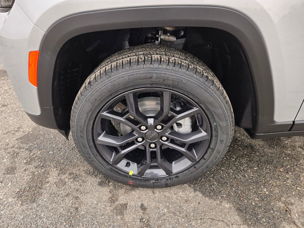 New 2025 Jeep Grand Cherokee Limited image 30