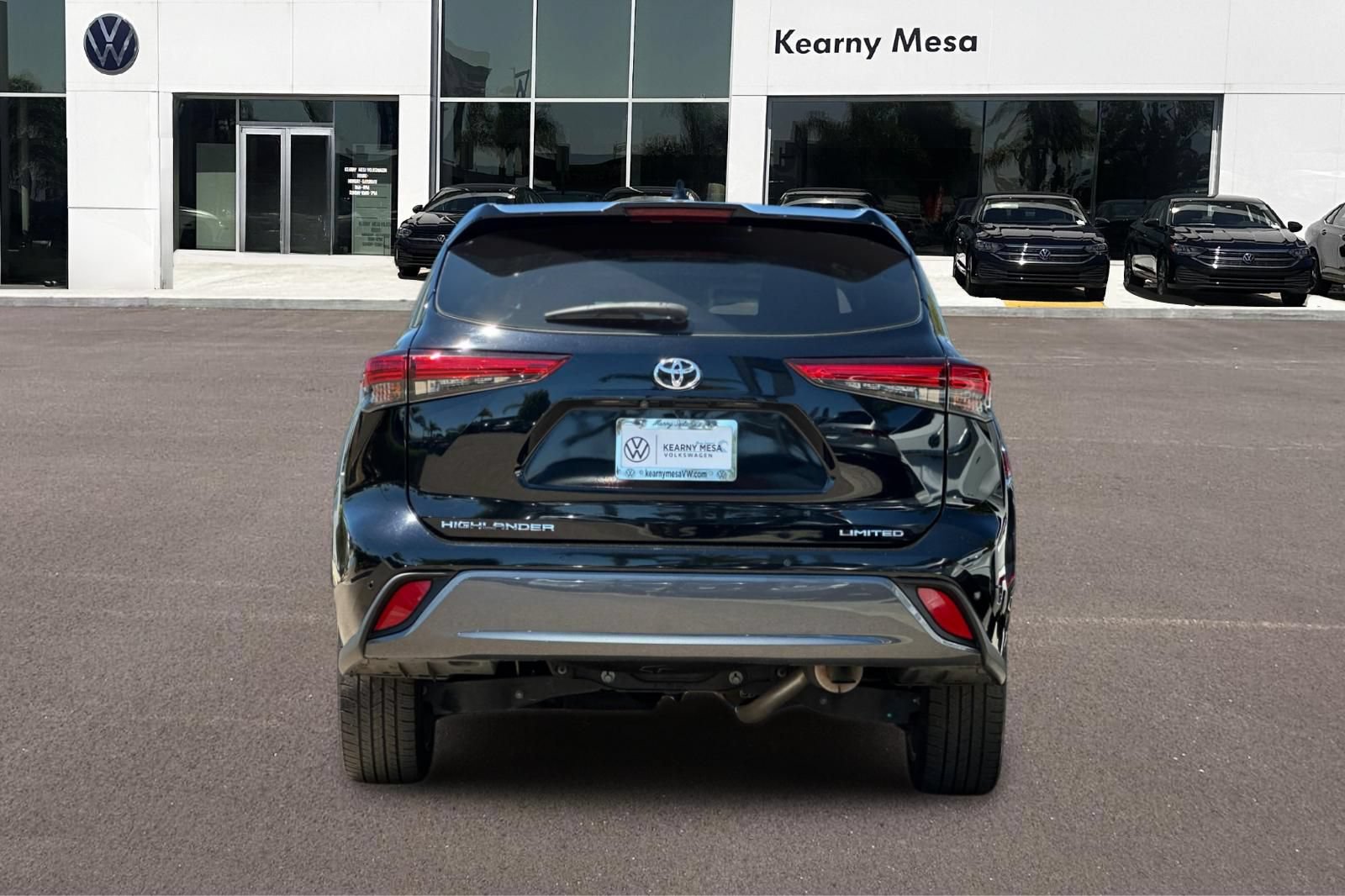 Used 2020 Toyota Highlander Limited FWD image 5