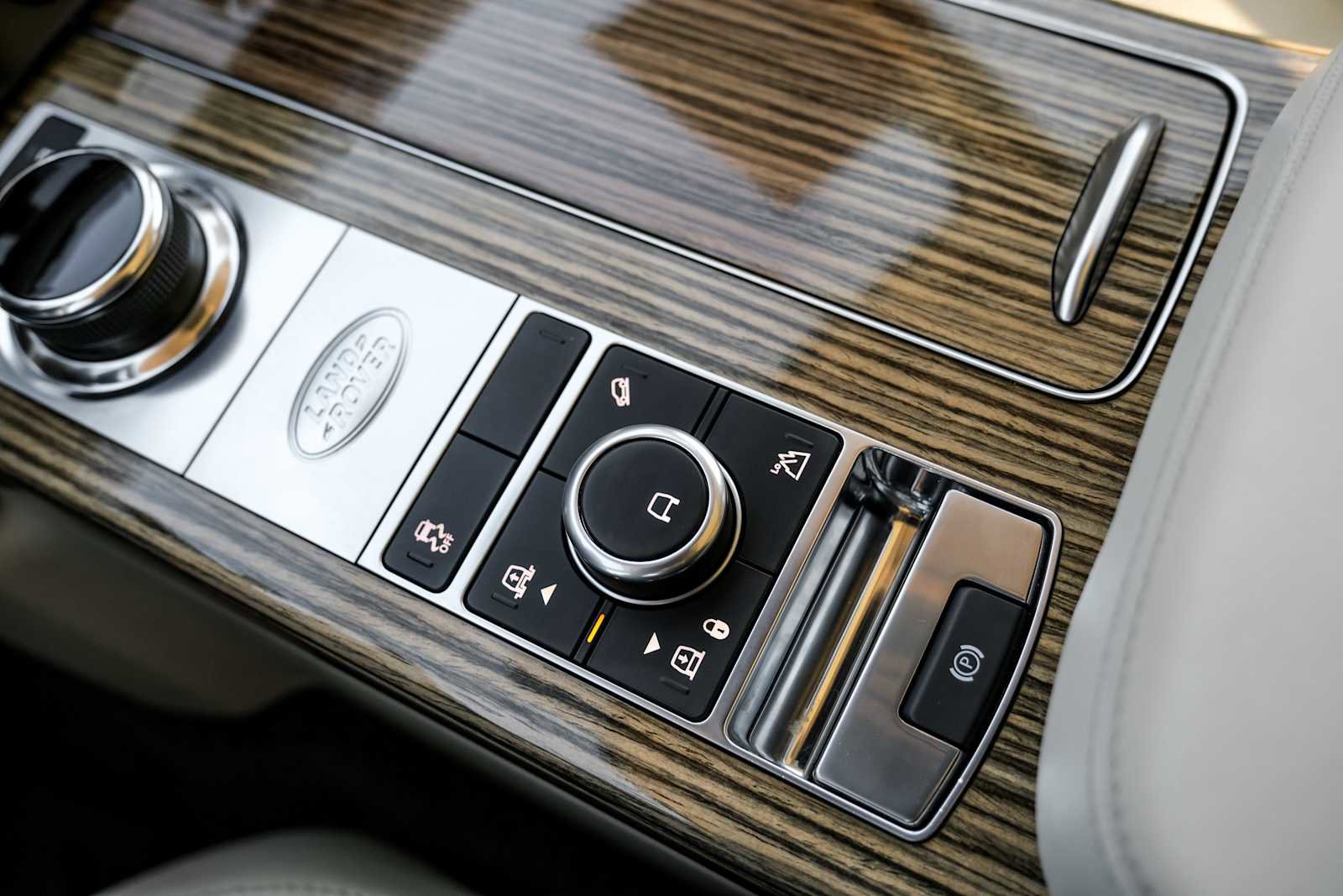 Used 2019 Land Rover Range Rover Long Wheelbase Supercharged image 28