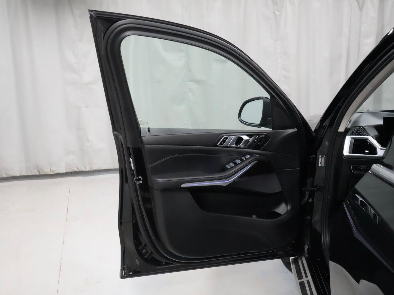 Certified 2023 BMW X7 xDrive40i w/ Parking Assistance Package image 22