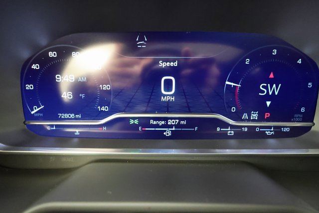 Used 2023 GMC Yukon SLT w/ SLT Premium Package image 14