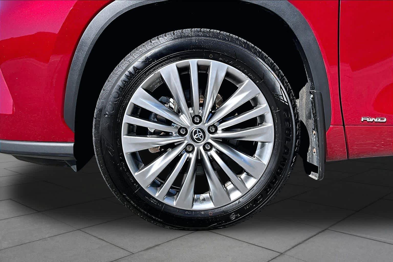Used 2023 Toyota Highlander Platinum AWD/4WD image 11