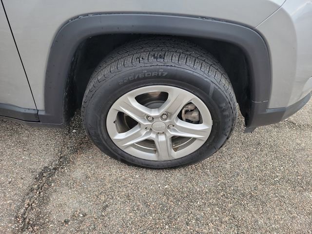 Used 2024 Jeep Compass Latitude w/ Altitude Special Edition image 6