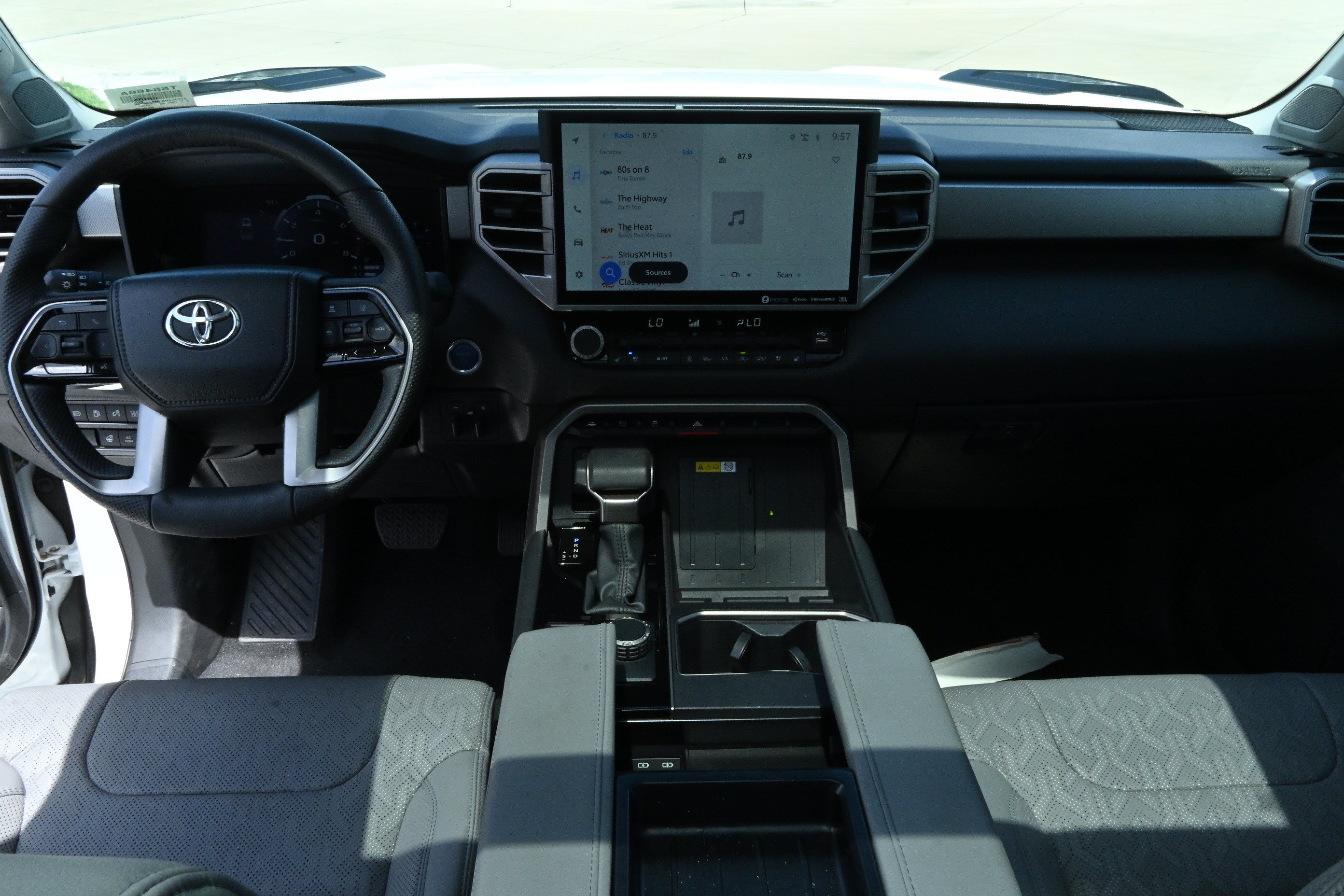Used 2024 Toyota Tundra Limited AWD/4WD image 17