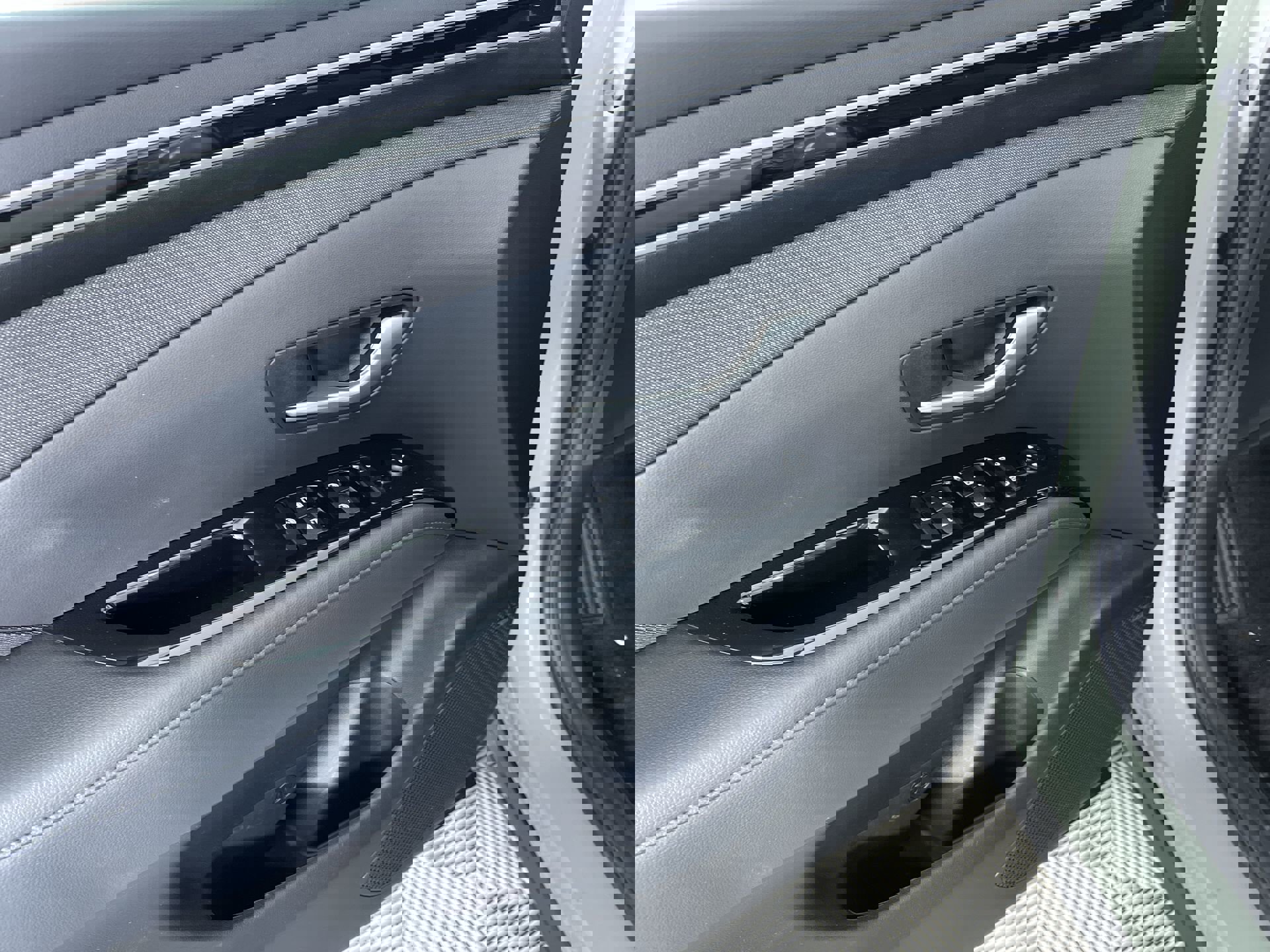 Used 2024 Hyundai Santa Cruz Limited image 14