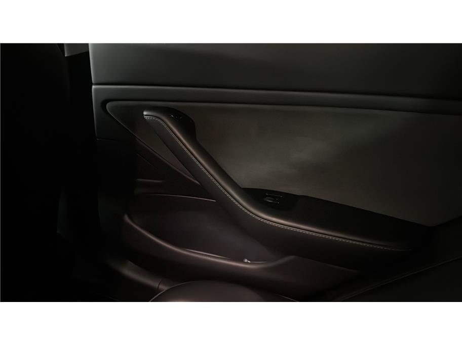 Used 2018 Tesla Model 3 Long Range RWD image 17