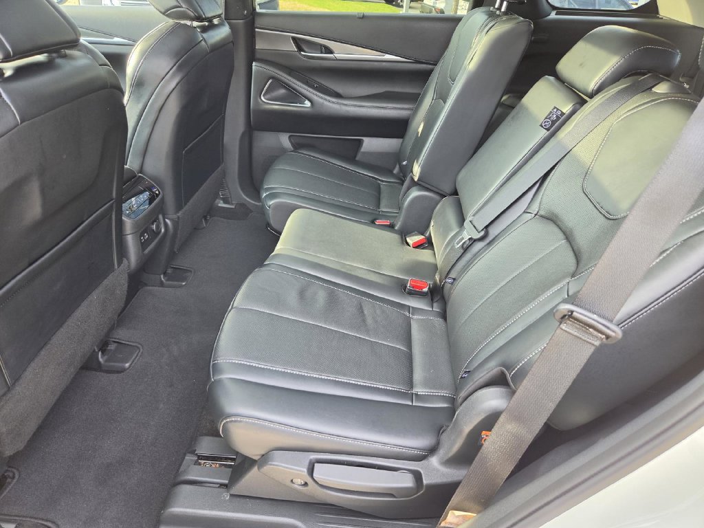 Used 2023 INFINITI QX60 Luxe w/ Vision Package FWD image 14