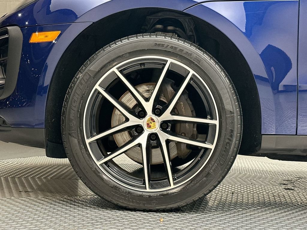 Used 2022 Porsche Macan AWD/4WD image 17