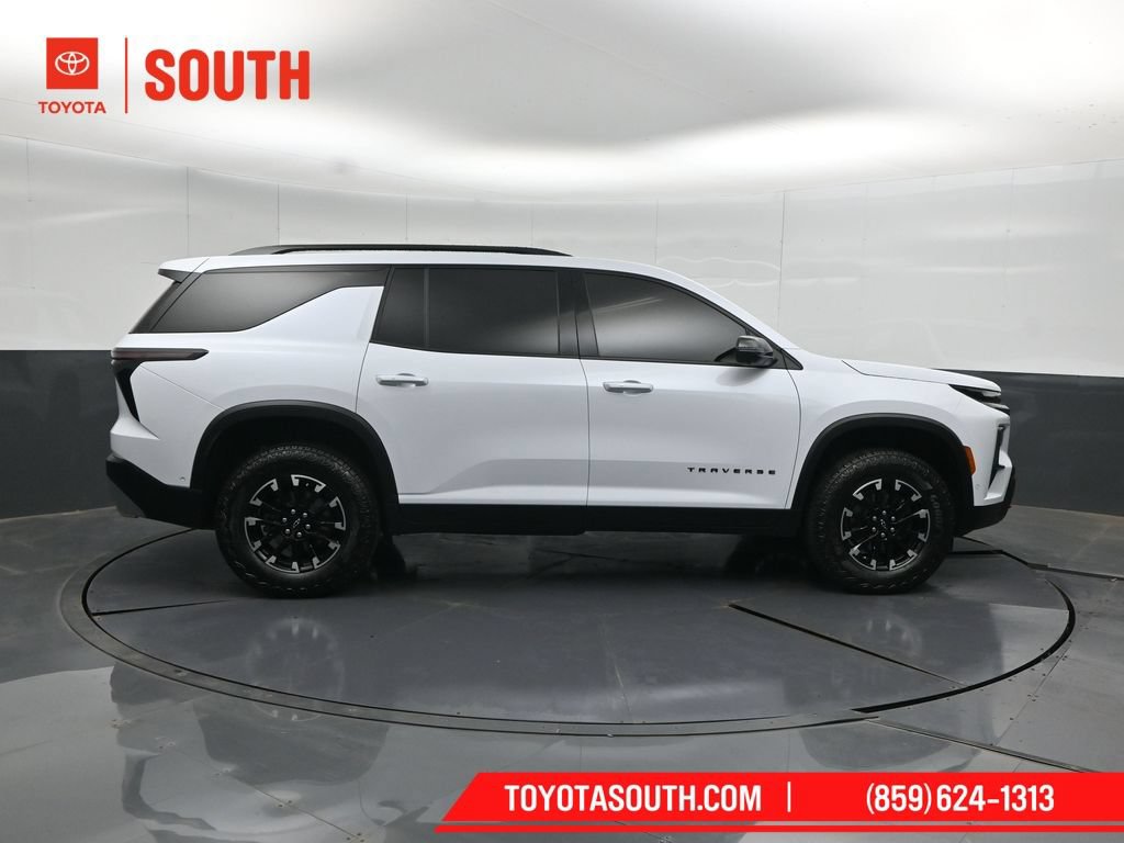 Used 2026 Chevrolet Traverse Z71 w/ Enhanced Driving Package AWD/4WD image 3