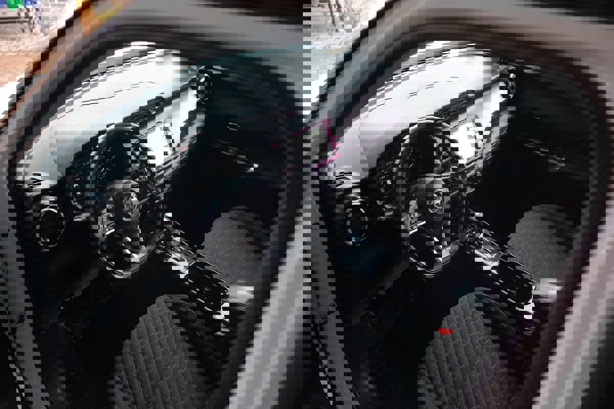 Used 2022 Nissan Kicks SV image 39