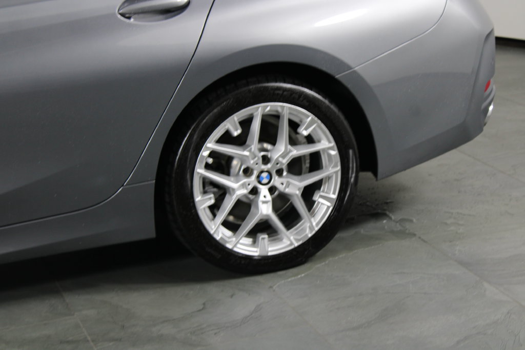 Used 2025 BMW 330i Sedan RWD image 14