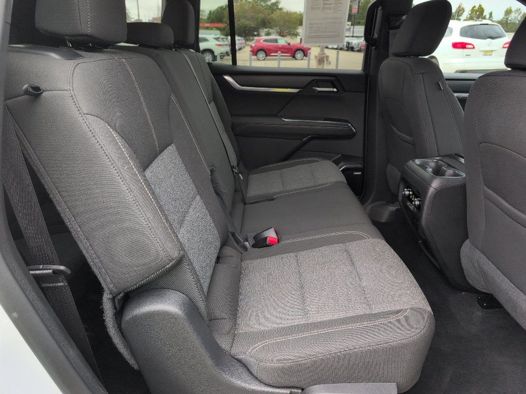 Used 2025 GMC Acadia Elevation image 12