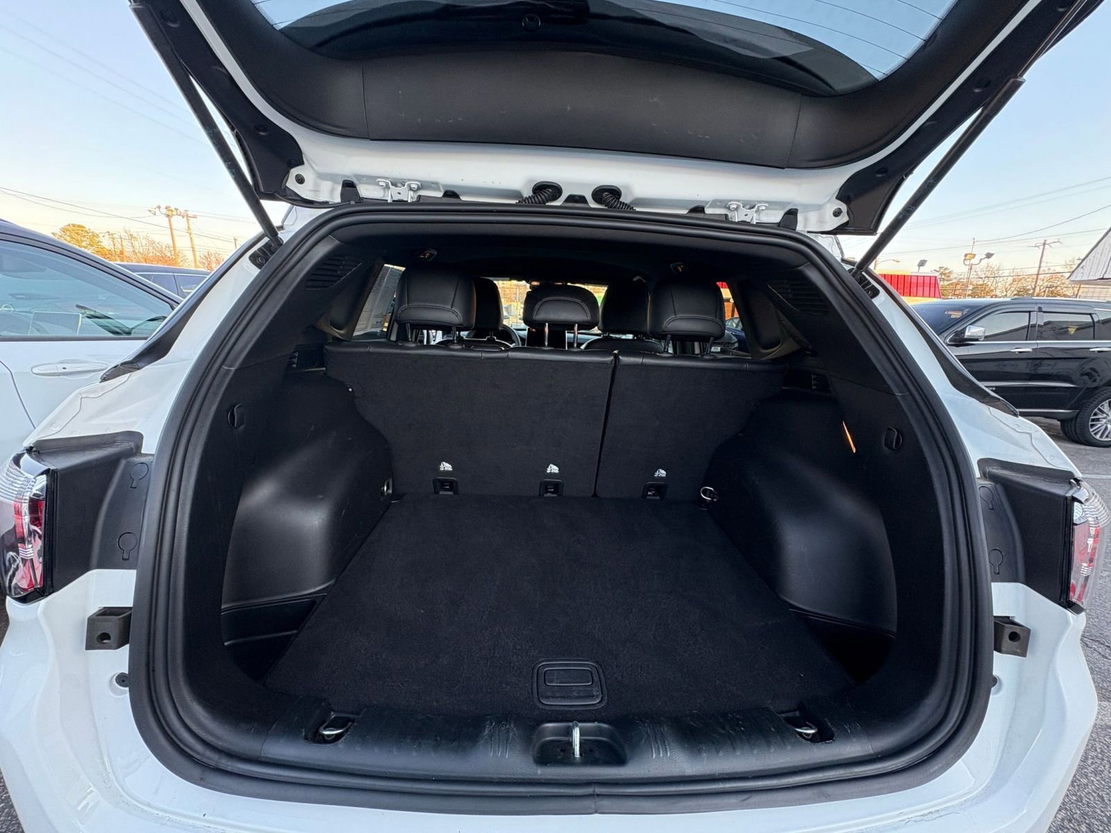 Used 2025 Jeep Compass Trailhawk image 30