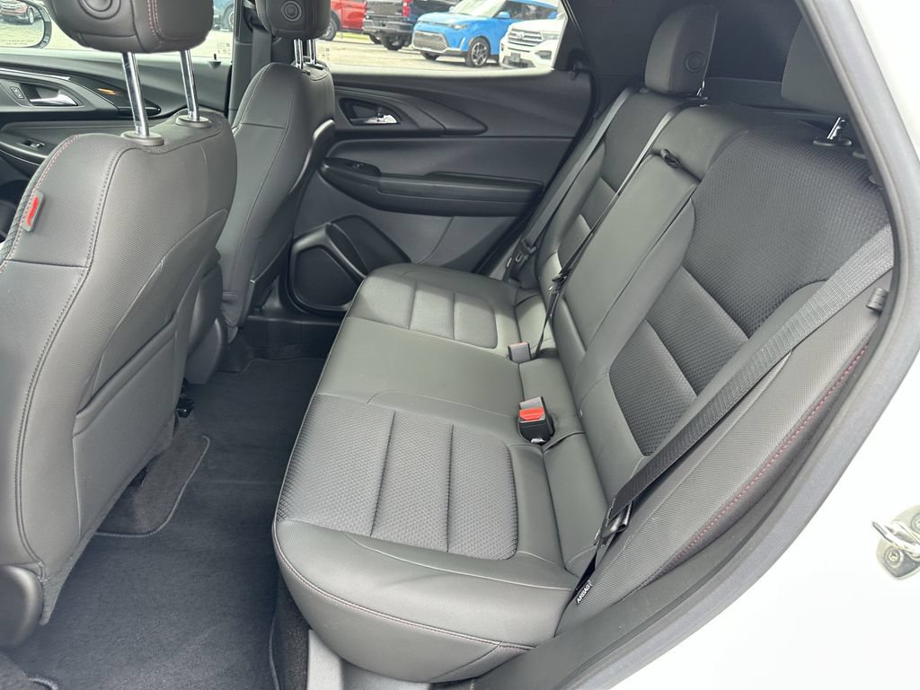 Used 2023 Chevrolet TrailBlazer RS w/ Convenience Package FWD image 19