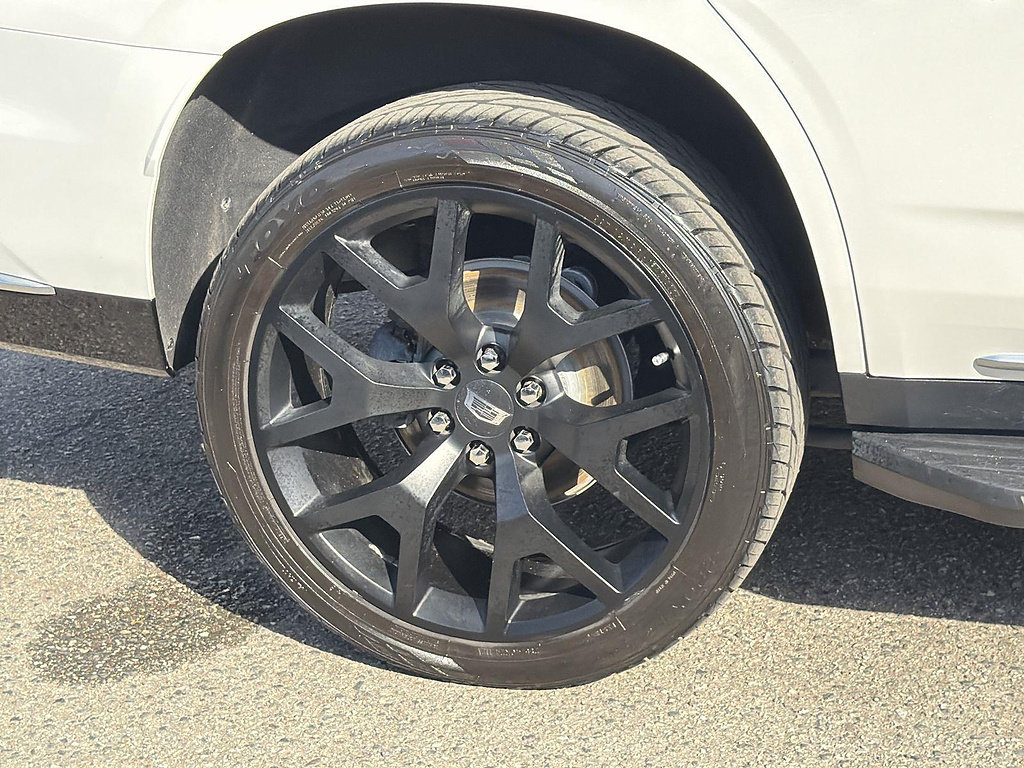 Used 2022 Cadillac Escalade Premium Luxury AWD/4WD image 27