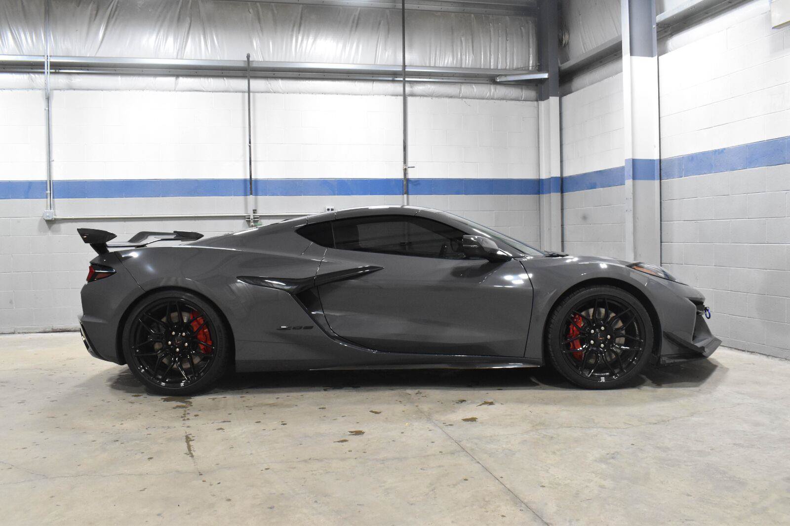 Used 2024 Chevrolet Corvette Z06 RWD image 17