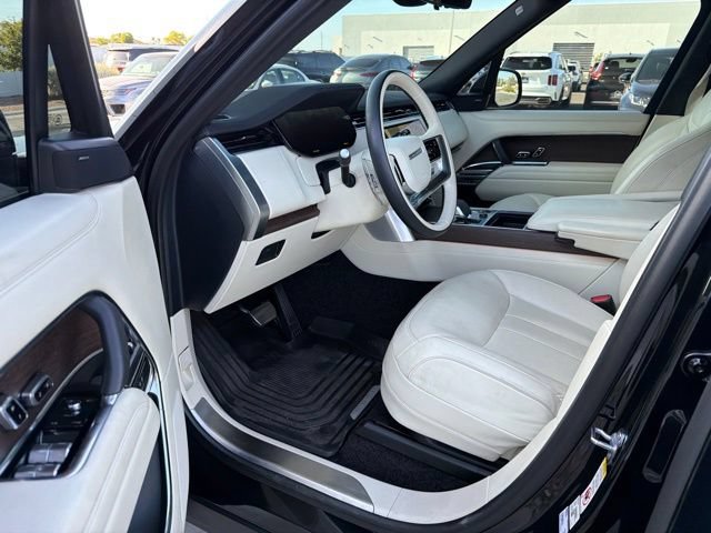 Used 2023 Land Rover Range Rover Long Wheelbase SE AWD/4WD image 3