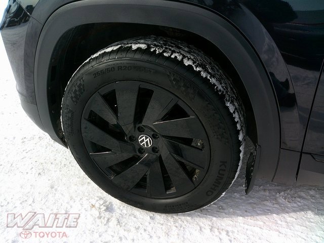 Used 2024 Volkswagen Atlas SE image 11