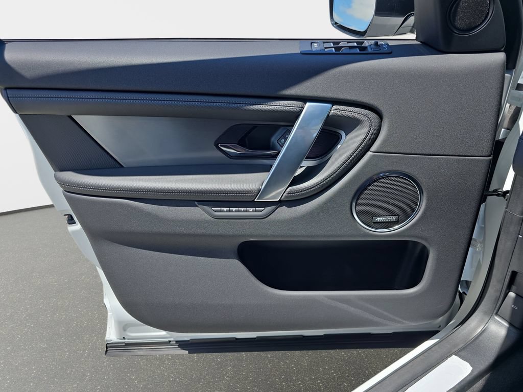 New 2026 Land Rover Discovery Sport Landmark AWD/4WD image 27