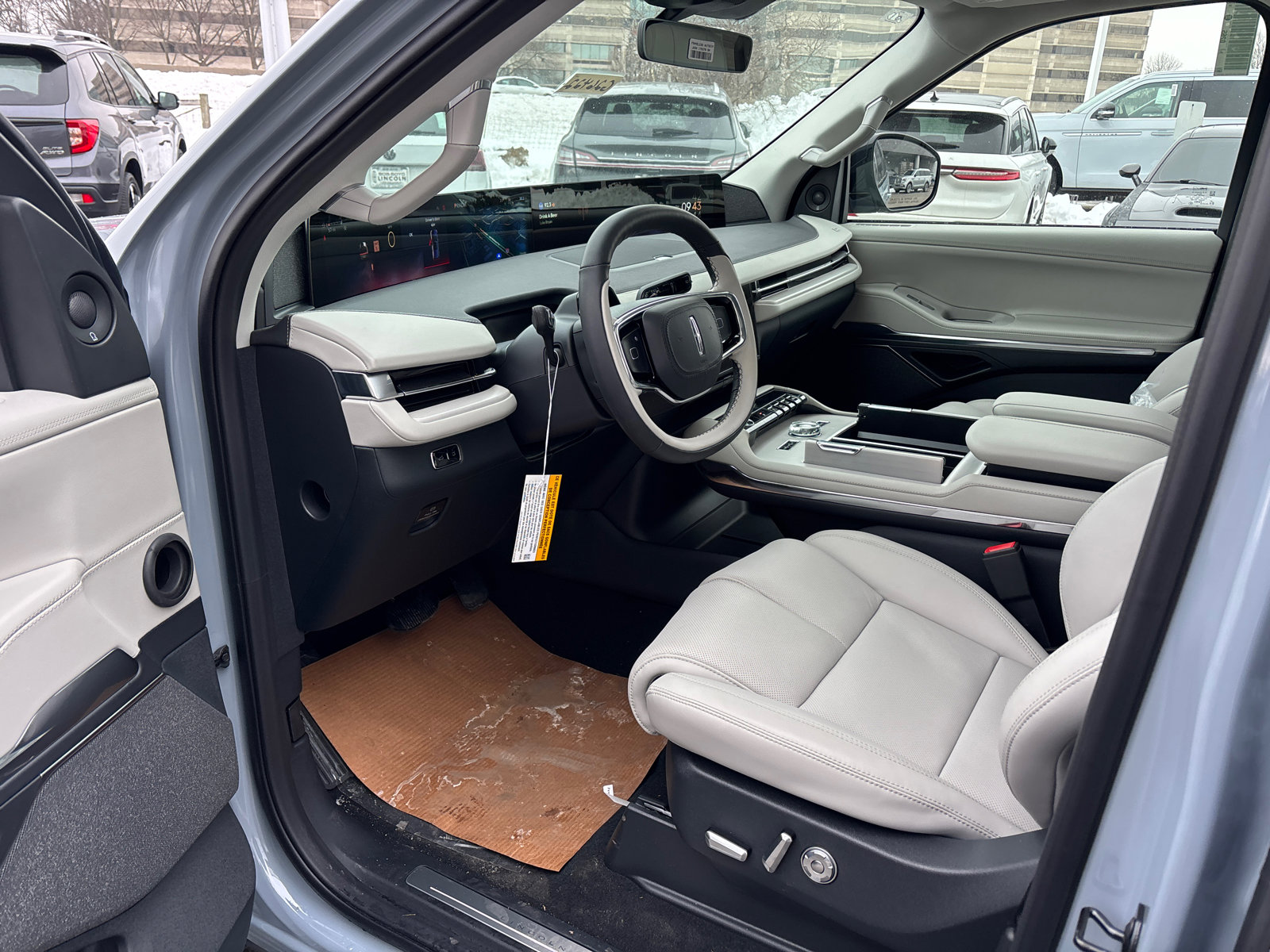 New 2026 Lincoln Navigator Reserve w/ Jet Appearance Package image 24