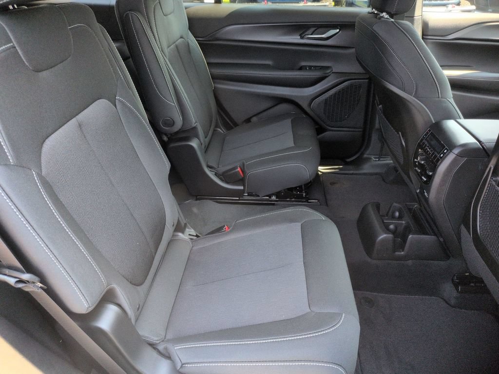 New 2026 Jeep Grand Cherokee L Laredo AWD/4WD image 30