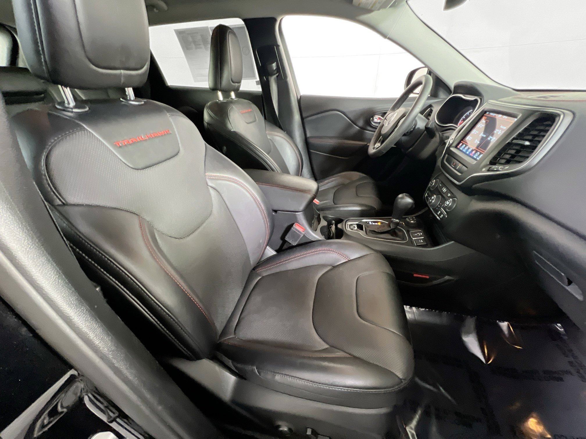 Used 2022 Jeep Cherokee Trailhawk w/ Premium Leather Package image 25