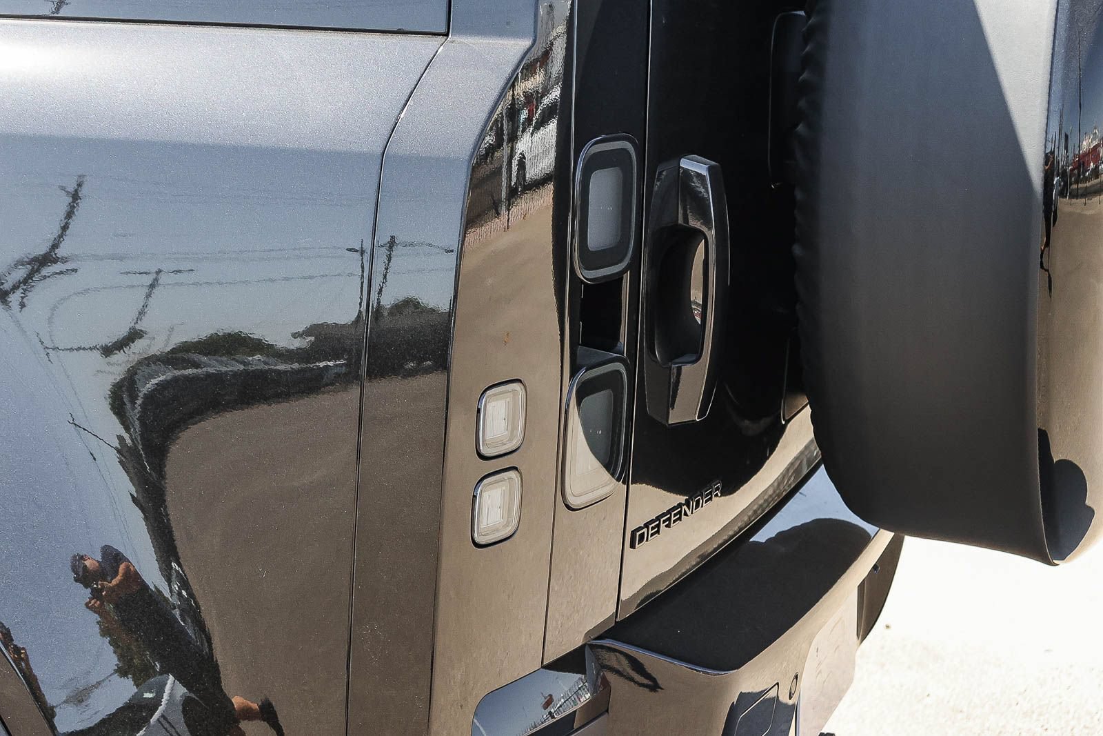 New 2026 Land Rover Defender 110 S AWD/4WD image 11