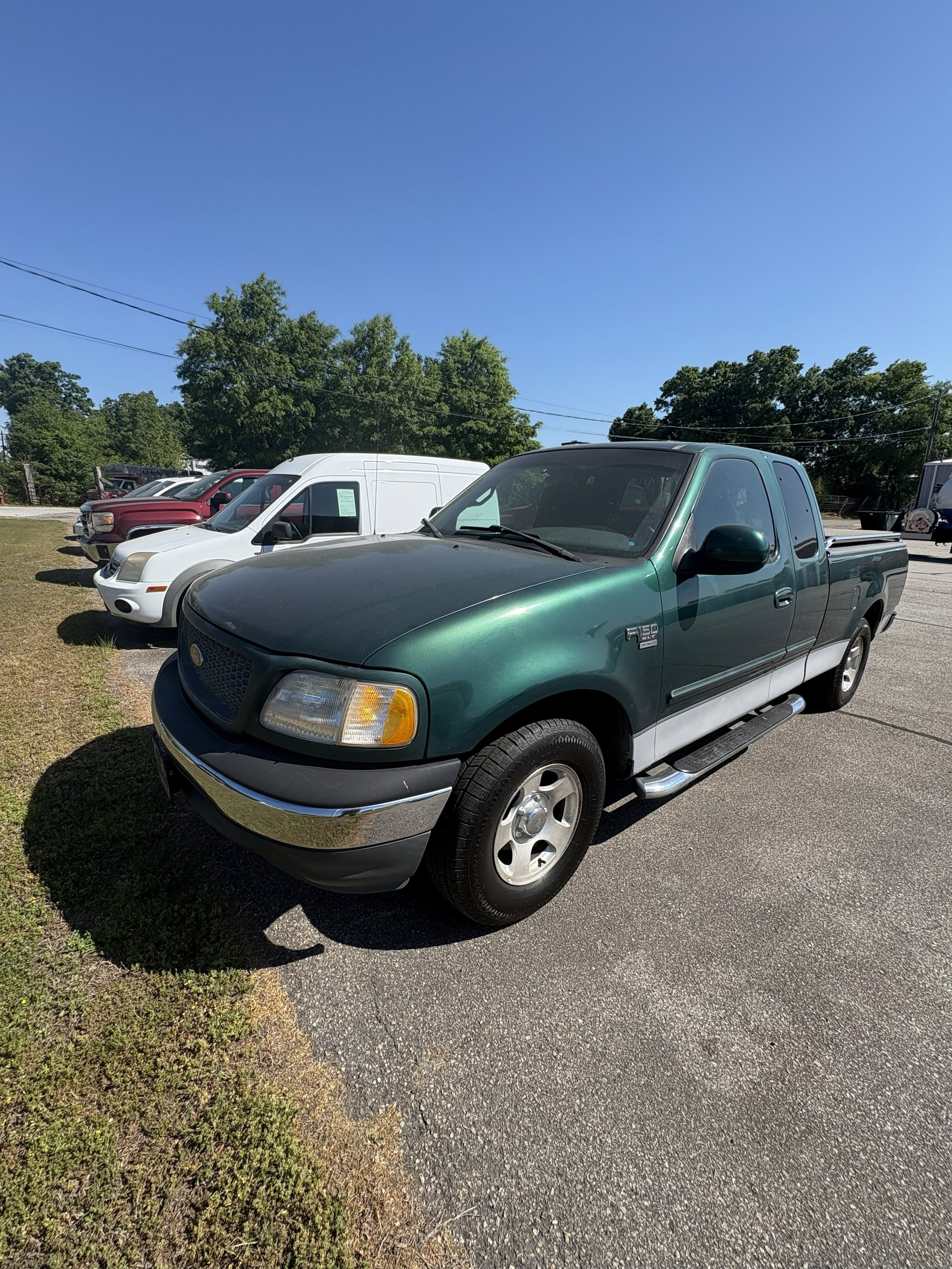 Used 2000 Ford F150 XLT RWD image 1