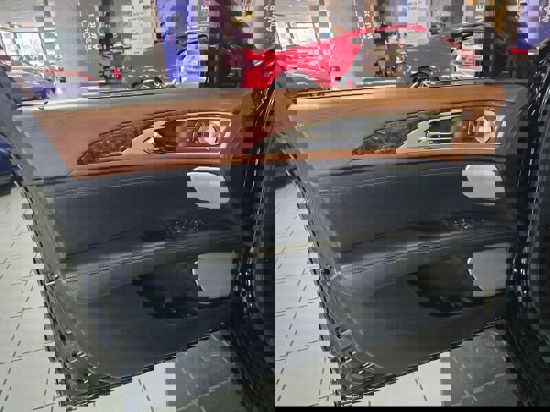 Used 2017 Lincoln MKZ Black Label w/ Technology Package image 7