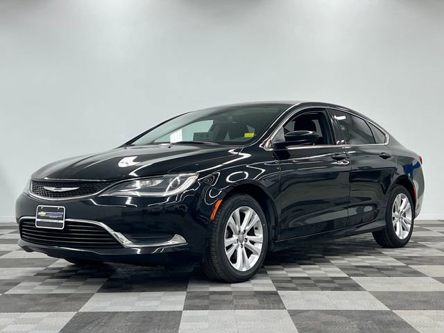 Used 2015 Chrysler 200 Limited FWD image 3