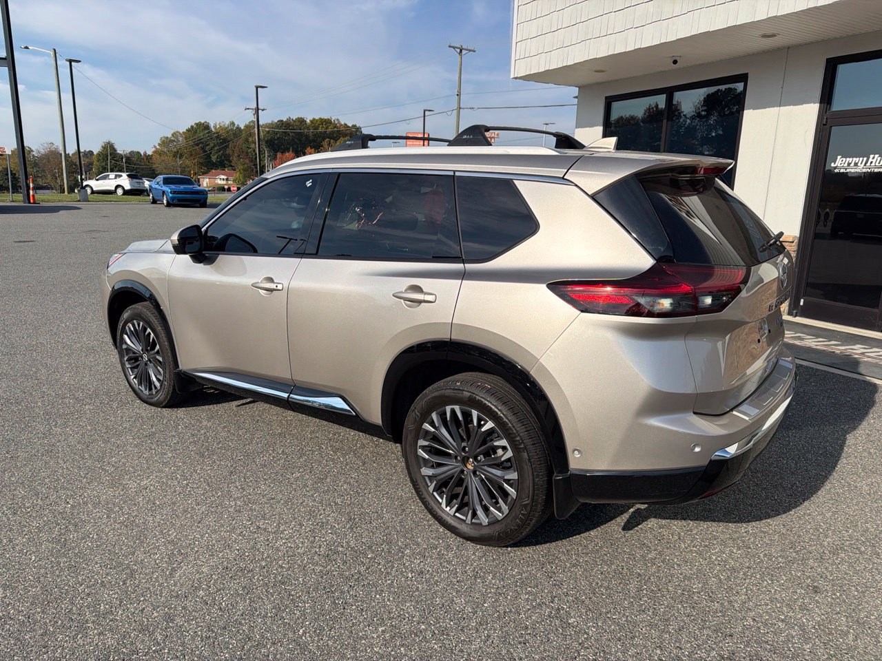 Used 2025 Nissan Rogue Platinum w/ Platinum Premium Package AWD/4WD image 7