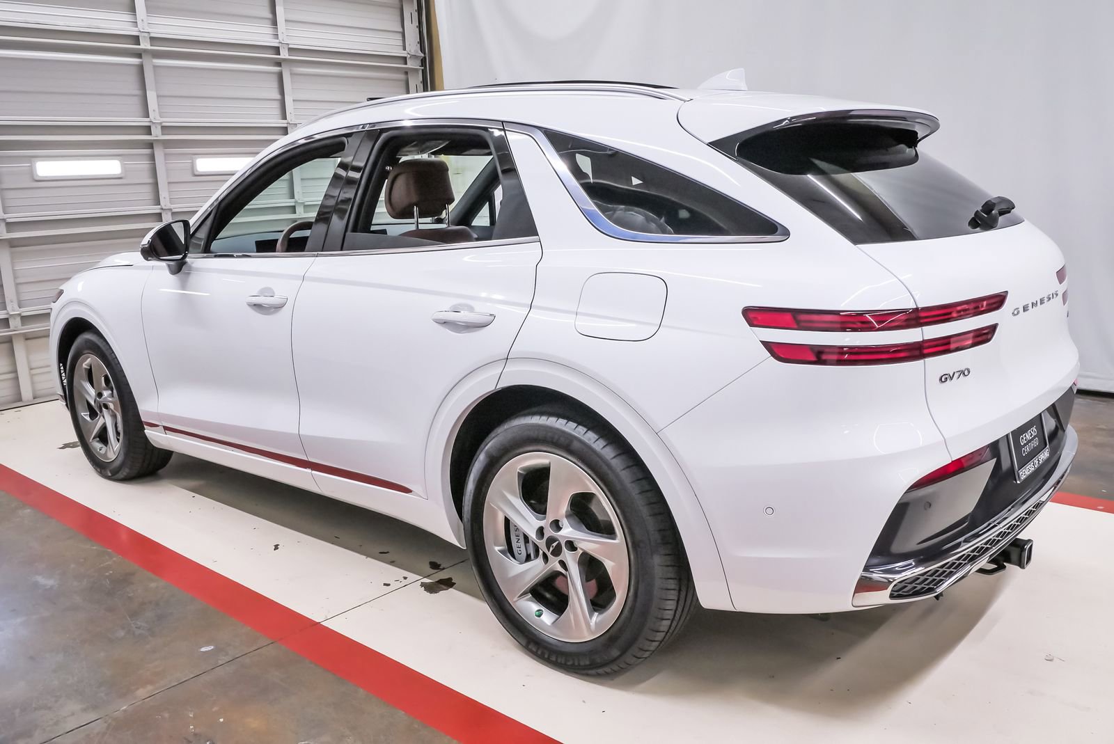 Certified 2026 Genesis GV70 2.5T Advanced AWD/4WD image 8