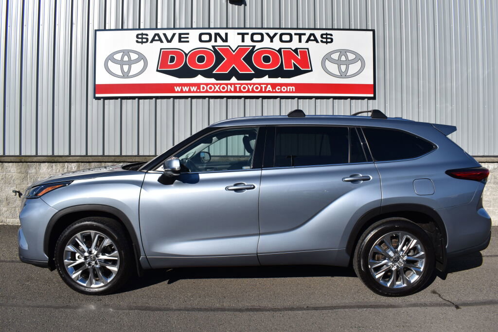 Used 2023 Toyota Highlander Limited image 8