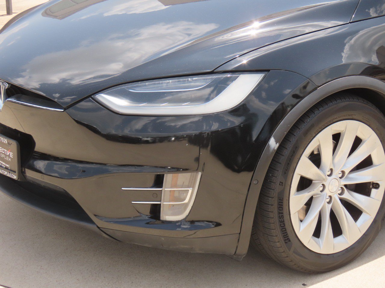 Used 2017 Tesla Model X 75D AWD/4WD image 3