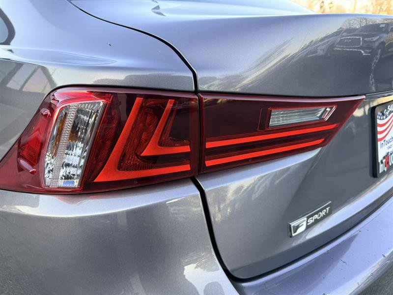 Used 2016 Lexus IS 200t w/ F Sport Package RWD image 10